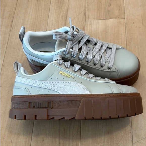 Puma Shoes - Puma Women's Sneakers - White and Brown